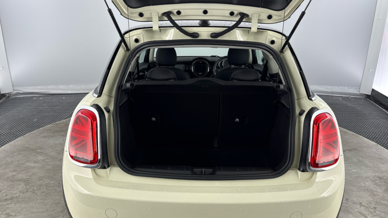 MINI Hatchback 1.5 Cooper Classic II 3dr Petrol Hatchback